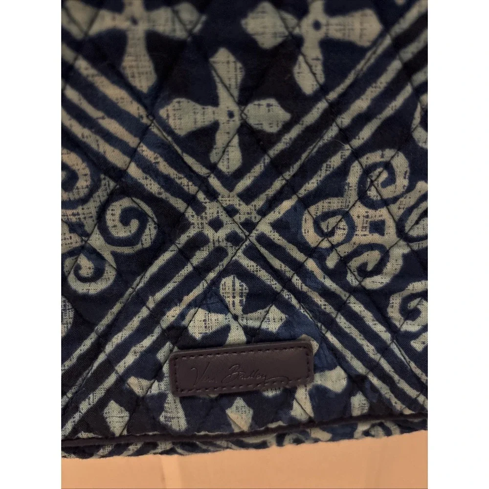 Vera Bradley Navy Blue Patterned Purse‎ 11 X 11